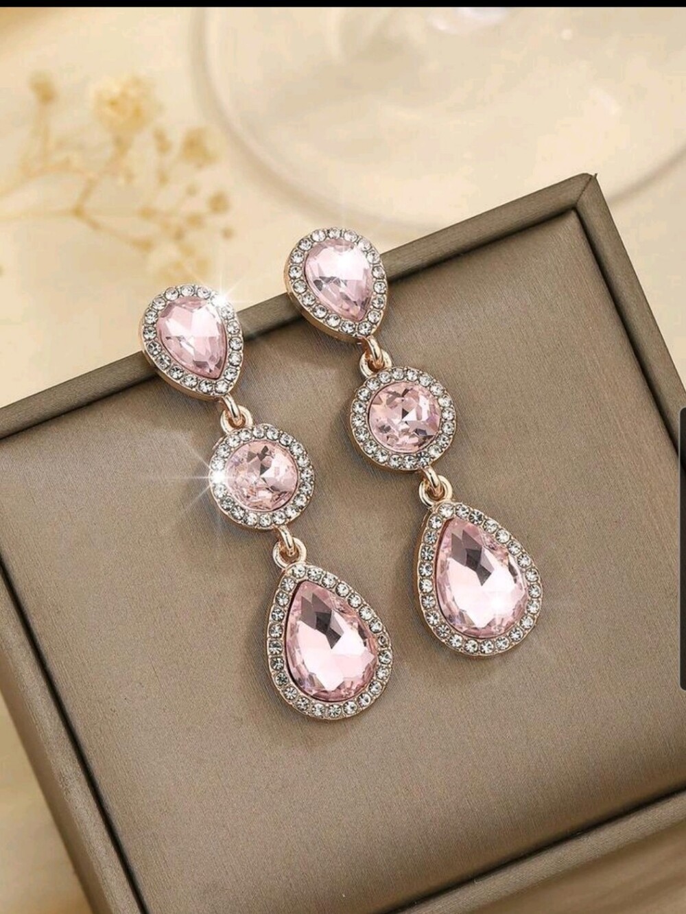 BRAND NEW ** Elegant Pink Teardrop Crystal Drop Earrings